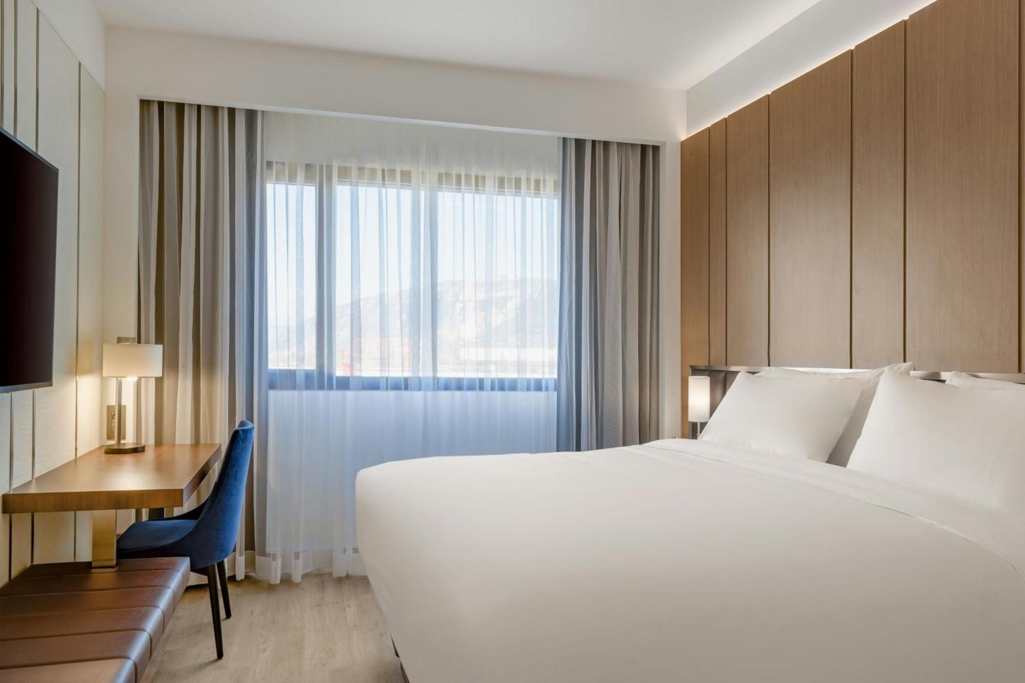 Ac Hotel By Marriott Сен-Жулиен-ан-Женевуа Екстериор снимка