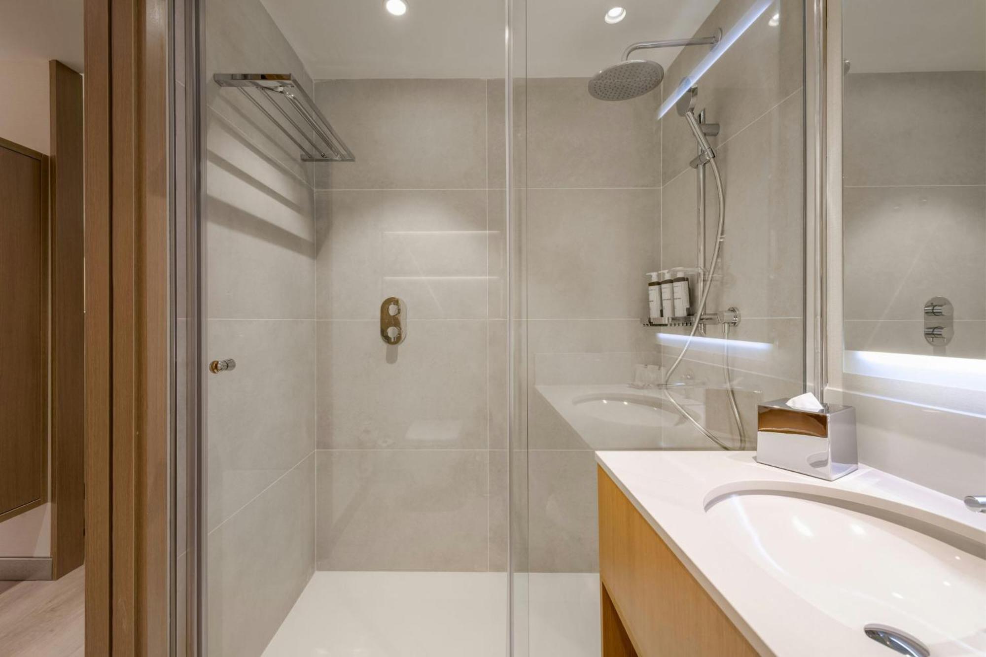 Ac Hotel By Marriott Сен-Жулиен-ан-Женевуа Екстериор снимка